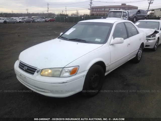 4T1BF22KXYU946611 - 2000 TOYOTA CAMRY LE/XLE WHITE photo 2