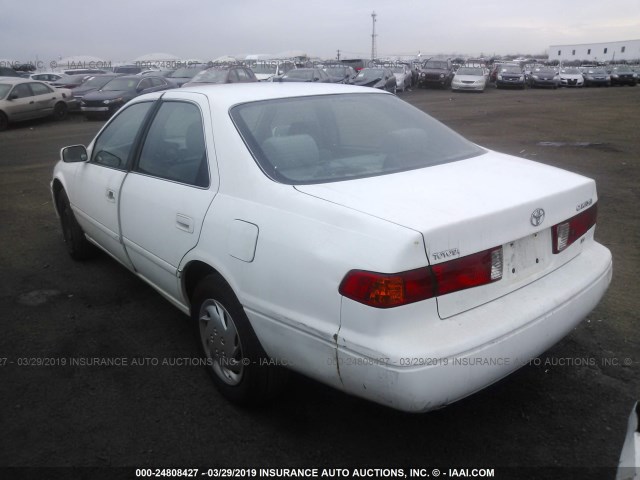4T1BF22KXYU946611 - 2000 TOYOTA CAMRY LE/XLE WHITE photo 3