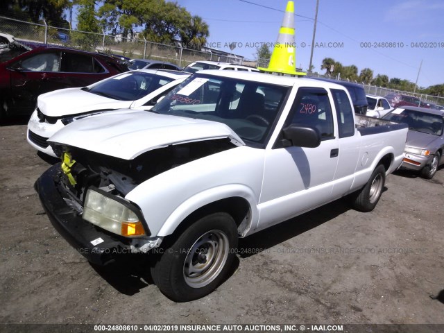 1GTCS19X338268446 - 2003 GMC SONOMA WHITE photo 2