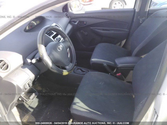 JTDBT923771050930 - 2007 TOYOTA YARIS SILVER photo 5