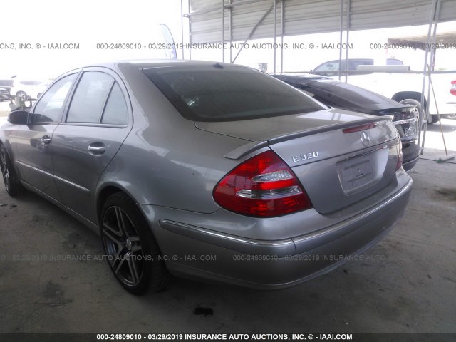 WDBUF65J25A658200 - 2005 MERCEDES-BENZ E 320 SILVER photo 3