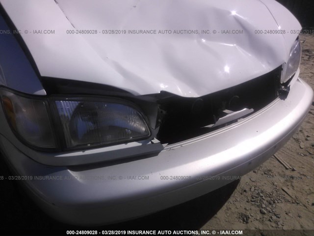 4T3ZF13C5YU205757 - 2000 TOYOTA SIENNA LE/XLE WHITE photo 6