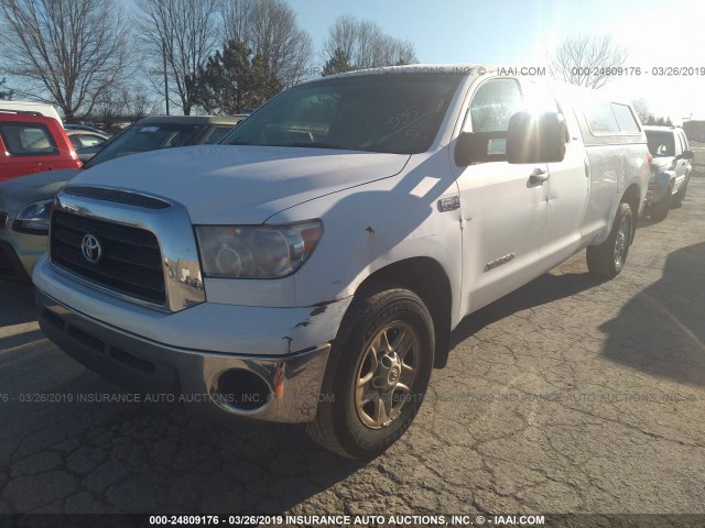 5TFCV54167X004909 - 2007 TOYOTA TUNDRA DOUBLE CAB SR5 WHITE photo 2