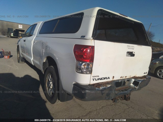 5TFCV54167X004909 - 2007 TOYOTA TUNDRA DOUBLE CAB SR5 WHITE photo 3