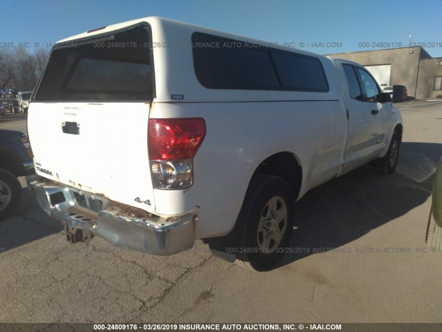 5TFCV54167X004909 - 2007 TOYOTA TUNDRA DOUBLE CAB SR5 WHITE photo 4