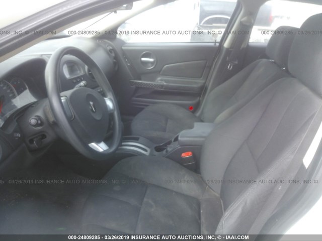 2G2WP552381157913 - 2008 PONTIAC GRAND PRIX WHITE photo 5