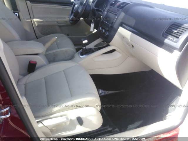 3VWRA7AJXAM041977 - 2010 VOLKSWAGEN JETTA WOLFSBURG 红色 照片 5