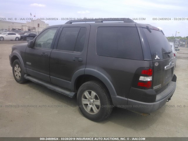 1FMEU73E56UB45090 - 2006 FORD EXPLORER XLT GRAY photo 3