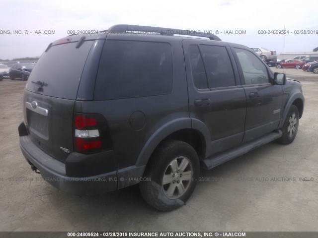 1FMEU73E56UB45090 - 2006 FORD EXPLORER XLT GRAY photo 4