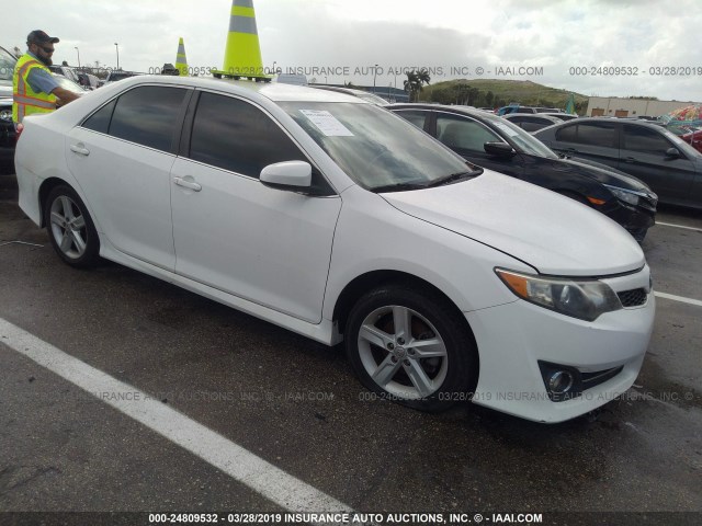 4T1BF1FK8CU611635 - 2012 TOYOTA CAMRY SE/LE/XLE WHITE photo 1