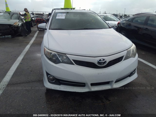 4T1BF1FK8CU611635 - 2012 TOYOTA CAMRY SE/LE/XLE WHITE photo 6