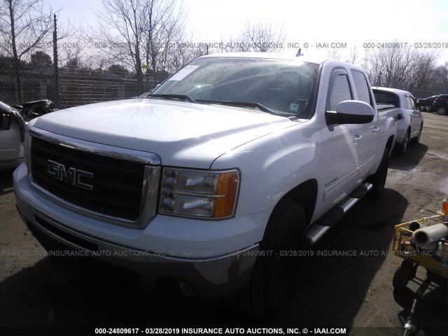 3GTRKWE34AG181477 - 2010 GMC SIERRA K1500 SLT WHITE photo 2