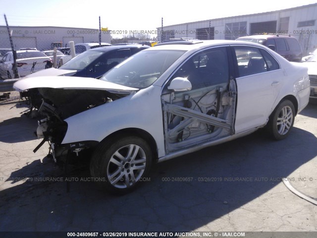 3VWRL71K49M074682 - 2009 VOLKSWAGEN JETTA TDI WHITE photo 2