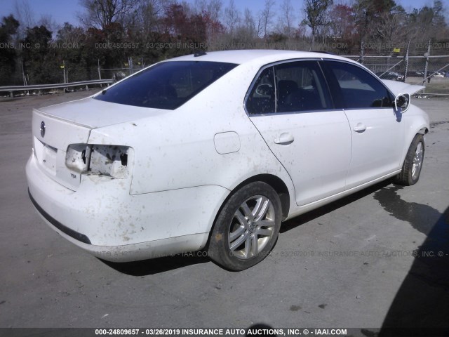 3VWRL71K49M074682 - 2009 VOLKSWAGEN JETTA TDI WHITE photo 4