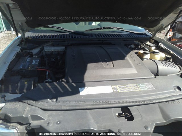 5LMFU28566LJ11355 - 2006 LINCOLN NAVIGATOR 白色 照片 10