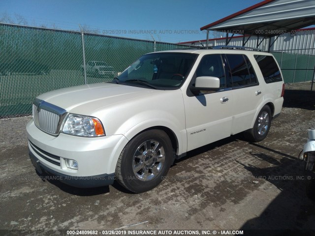 5LMFU28566LJ11355 - 2006 LINCOLN NAVIGATOR 白色 照片 2
