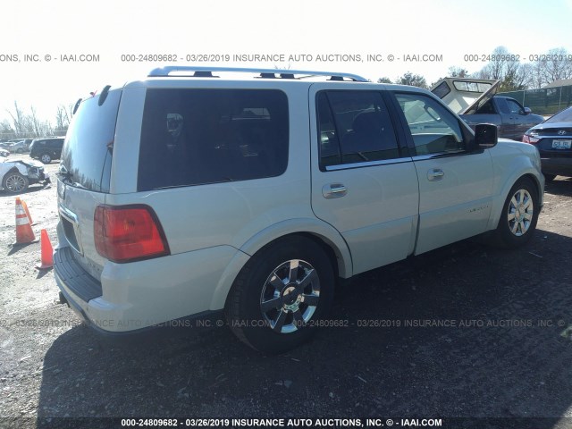 5LMFU28566LJ11355 - 2006 LINCOLN NAVIGATOR 白色 照片 4