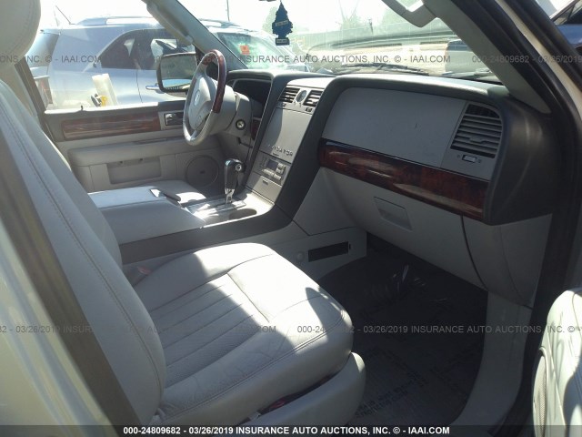 5LMFU28566LJ11355 - 2006 LINCOLN NAVIGATOR 白色 照片 5