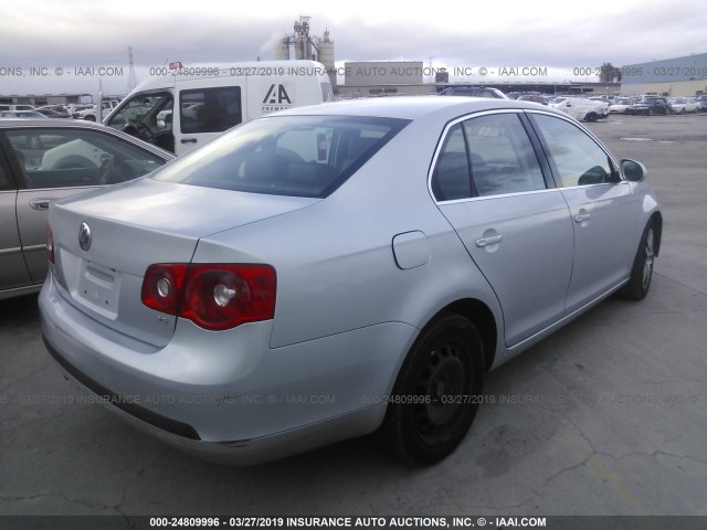 3VWRG71K56M690827 - 2006 VOLKSWAGEN JETTA 2.5 SILVER photo 4