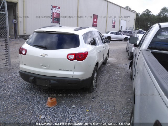 1GNKVGED5CJ111938 - 2012 CHEVROLET TRAVERSE LT WHITE photo 4