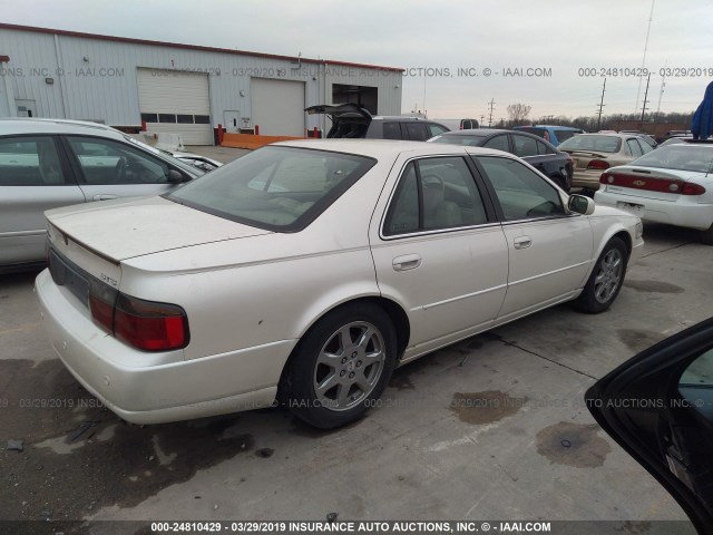 1G6KY549X2U269659 - 2002 CADILLAC SEVILLE STS WHITE photo 4