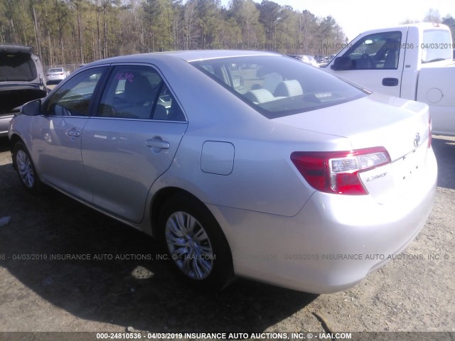 4T1BF1FK7DU641033 - 2013 TOYOTA CAMRY L/SE/LE/XLE 银色 照片 3