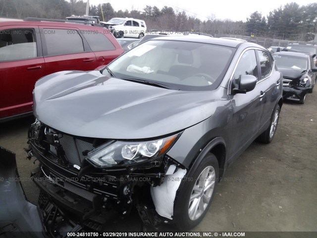 JN1BJ1CR3JW267110 - 2018 NISSAN ROGUE SPORT S/SV/SL GRAY photo 2