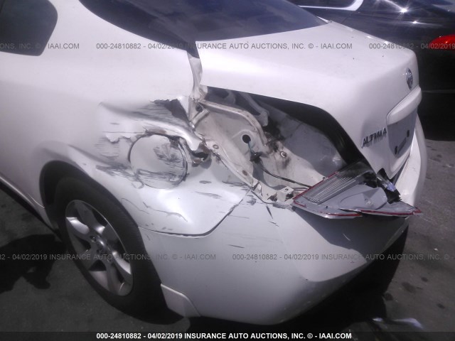 1N4AL24E68C105963 - 2008 NISSAN ALTIMA 2.5S WHITE photo 6