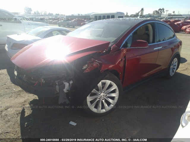 5YJXCDE29GF030052 - 2016 TESLA MODEL X RED photo 2