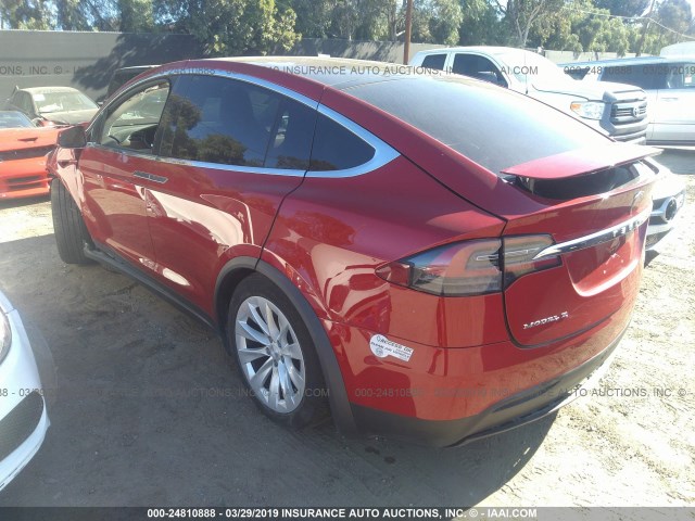 5YJXCDE29GF030052 - 2016 TESLA MODEL X RED photo 3