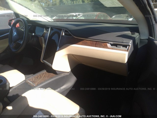 5YJXCDE29GF030052 - 2016 TESLA MODEL X RED photo 5