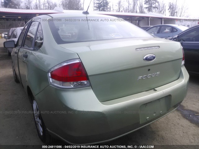 1FAHP34N28W163186 - 2008 FORD FOCUS S/SE GREEN photo 3