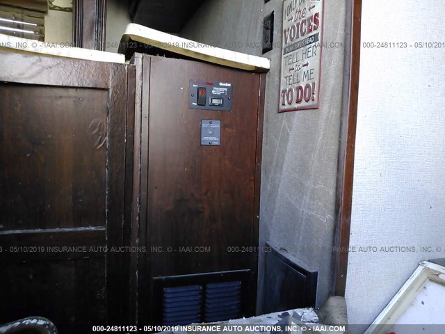 4X4FVGL28JR501856 - 2018 FOREST RIVER VENGEANCE  灰色 照片 7