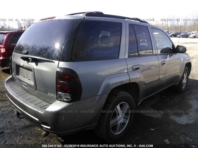 1GNDT13S772228093 - 2007 CHEVROLET TRAILBLAZER LS/LT SILVER photo 4