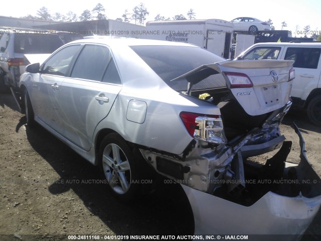 4T1BF1FK8DU235326 - 2013 TOYOTA CAMRY L/SE/LE/XLE 银色 照片 3