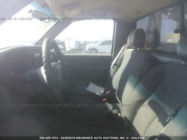 1GBJC34104E201149 - 2004 CHEVROLET SILVERADO C3500 Unknown photo 5