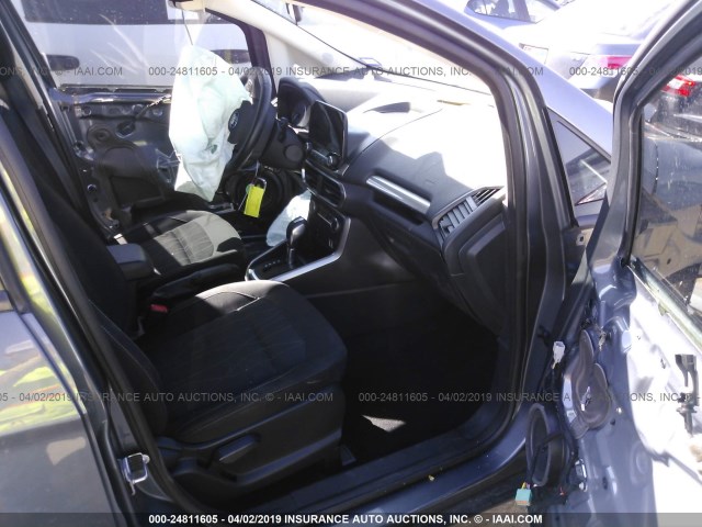 MAJ3P1TE4JC175718 - 2018 FORD ECOSPORT SE GRAY photo 5