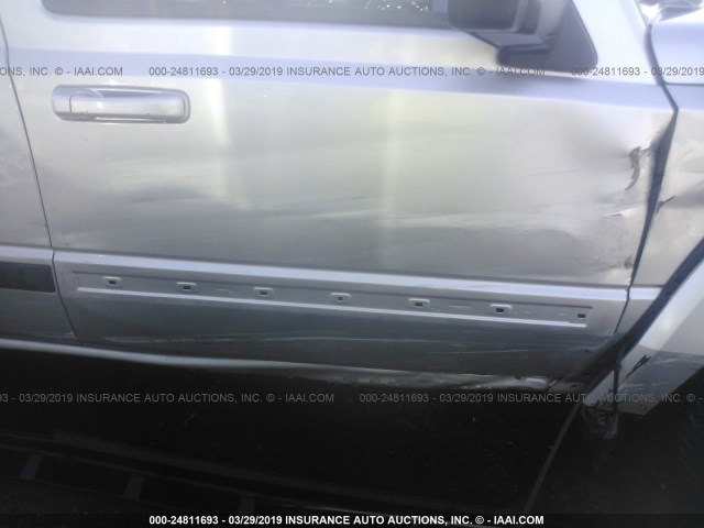 1J8HH48P07C699992 - 2007 JEEP COMMANDER 银色 照片 6