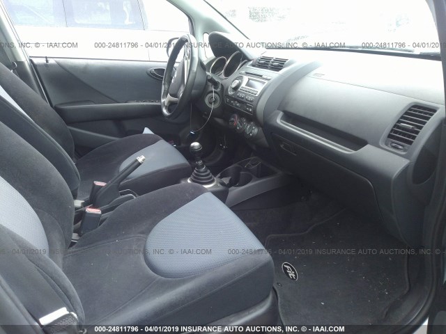 JHMGD37648S005604 - 2008 HONDA FIT SPORT GRAY photo 5