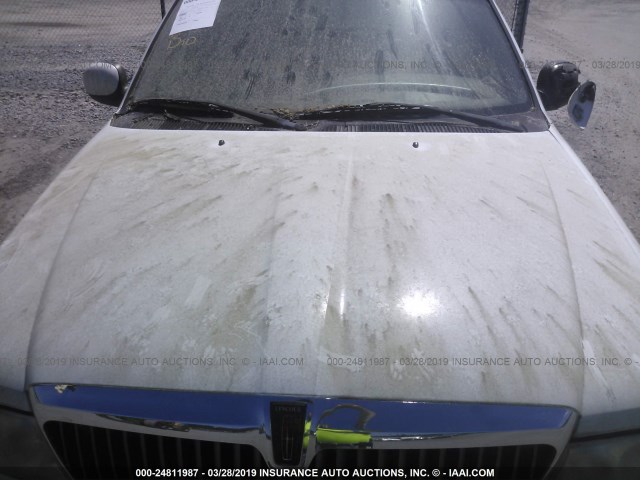 5LMFU28R12LJ02527 - 2002 LINCOLN NAVIGATOR 白色 照片 10