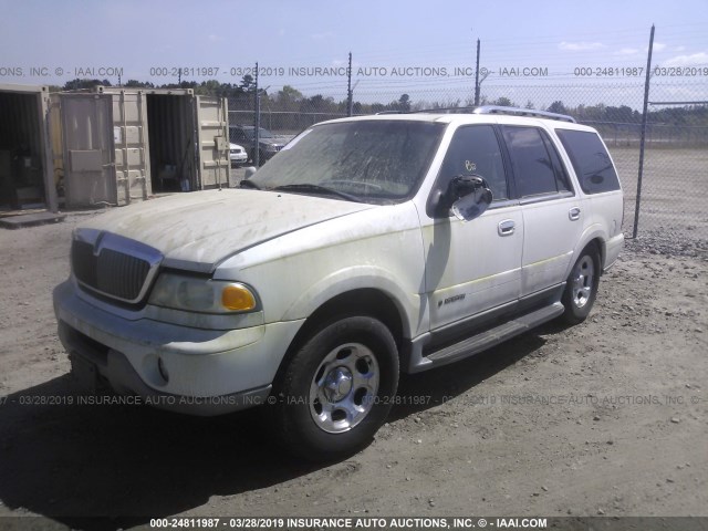 5LMFU28R12LJ02527 - 2002 LINCOLN NAVIGATOR 白色 照片 2