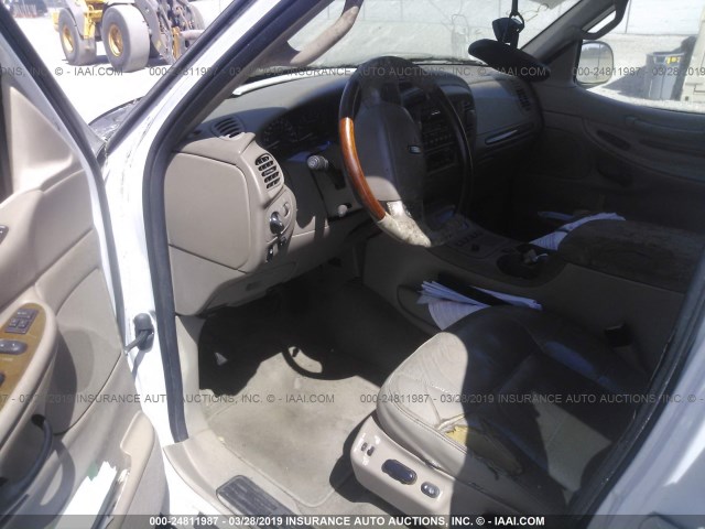 5LMFU28R12LJ02527 - 2002 LINCOLN NAVIGATOR 白色 照片 5