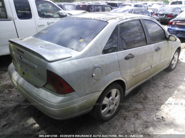 1FAFP38303W237150 - 2003 FORD FOCUS ZTS SILVER photo 4