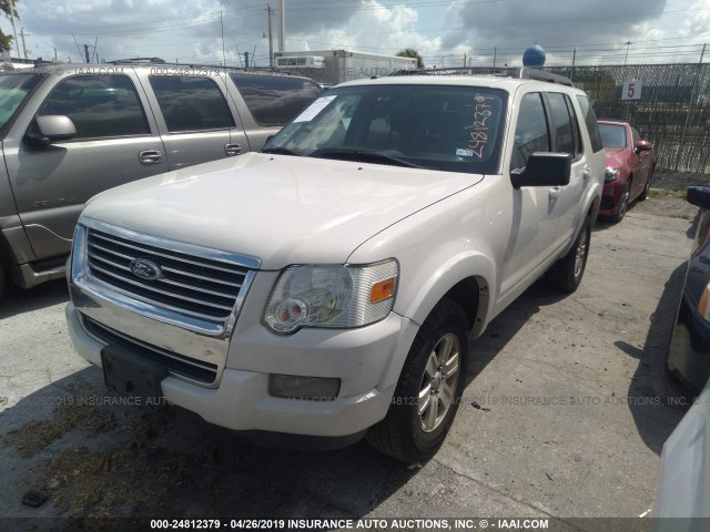 1FMEU7DE8AUA31592 - 2010 FORD EXPLORER XLT WHITE photo 2