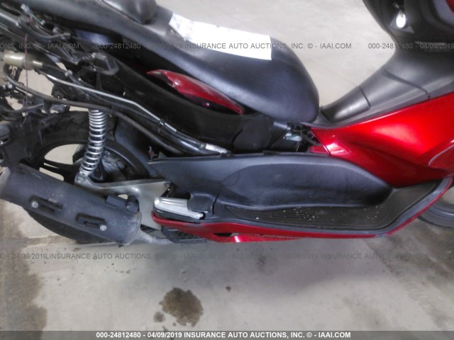 MLHJF2806B5000073 - 2011 HONDA PCX RED photo 8