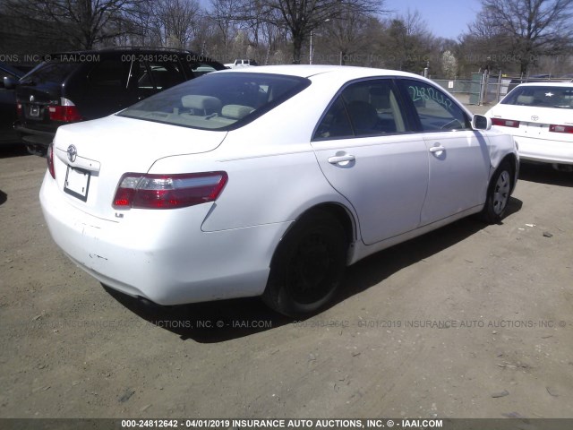 4T1BE46K47U650412 - 2007 TOYOTA CAMRY NEW GENERAT CE/LE/XLE/SE WHITE photo 4