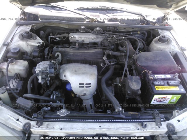 JT2BG22K3W0261820 - 1998 TOYOTA CAMRY CE/LE/XLE WHITE photo 10