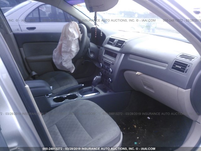 3FAHP0GA6CR360929 - 2012 FORD FUSION S SILVER photo 5