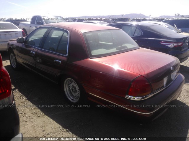 2FAFP74W2XX185425 - 1999 FORD CROWN VICTORIA LX RED photo 3