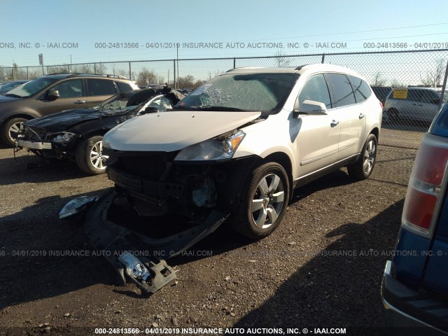 1GNKRLED0BJ153087 - 2011 CHEVROLET TRAVERSE LTZ WHITE photo 2